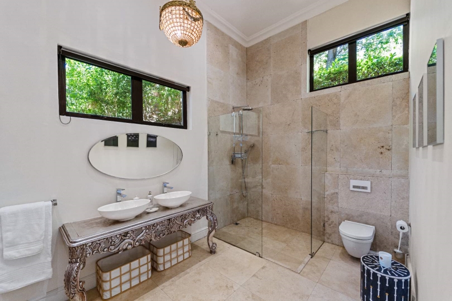 5 Bedroom Property for Sale in Oranjezicht Western Cape